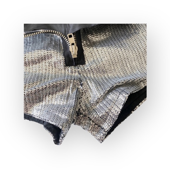 UNIF x Nasty Gal ☻ Sequin Short Hot Shorts ☻ Exposed Front Zipper ☻︎ Silver ☻︎ M - Picture 9 of 17